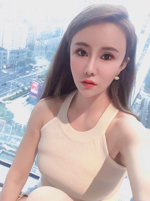 佛山超高颜值模特身材小姐姐